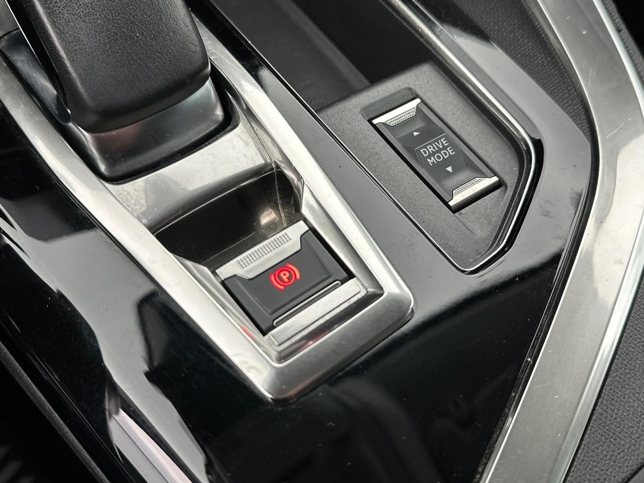 Peugeot 3008 hybrid 225 e-eat8 allure pack — photo 30