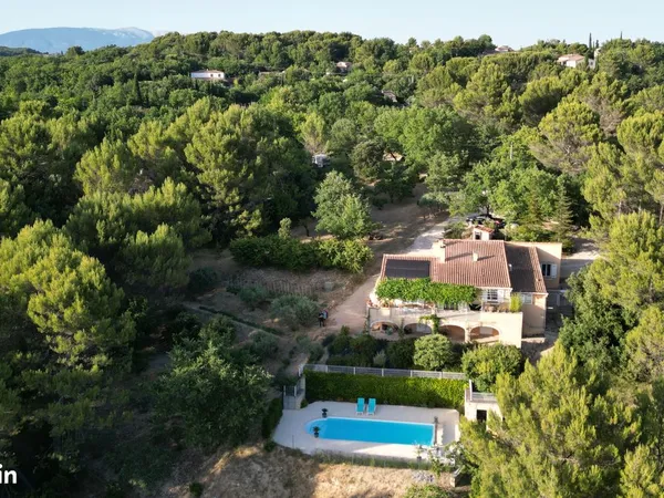Maison traditionnelle avec vue
