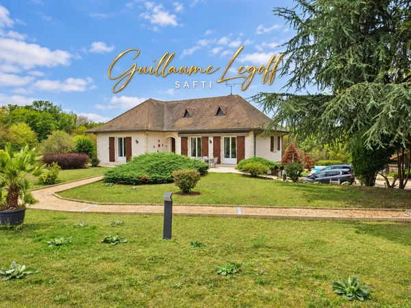 Maison rénovée, piscine et terrain de 4 024 m²