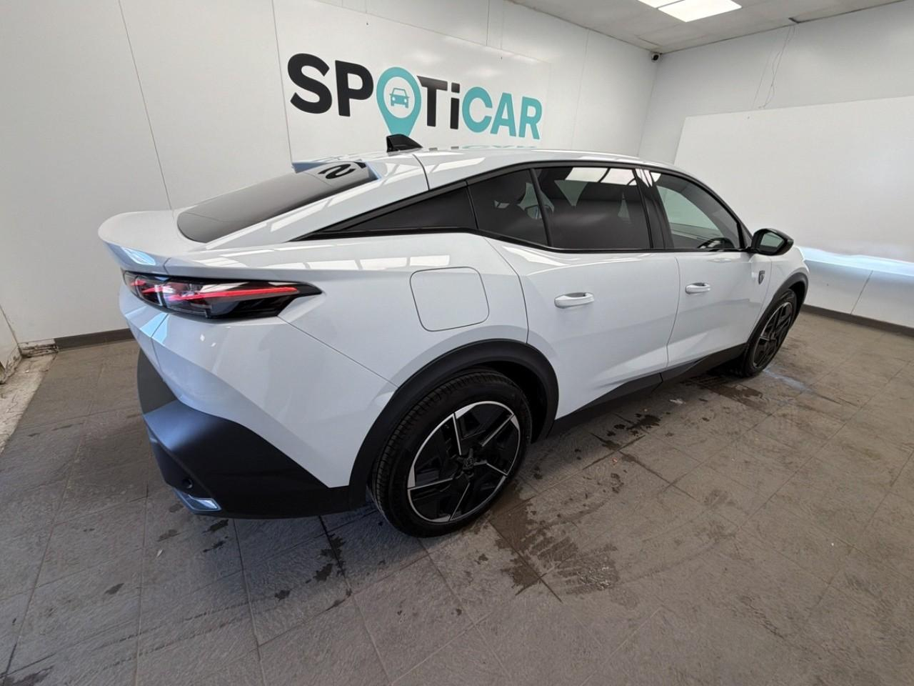 Peugeot 408 hybrid 136 e-dcs6 gt — photo 4
