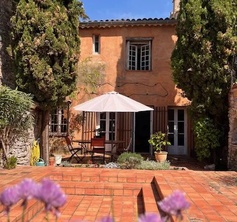 A VENDRE Maison de village en pierre 245 m2 habitables Du