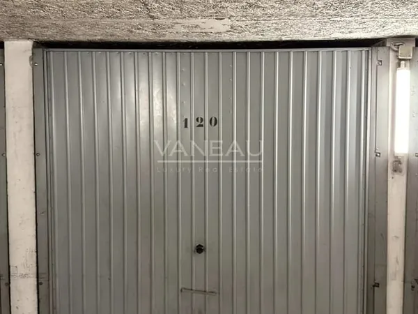 PARIS VI - Box Rue de Vaugirard