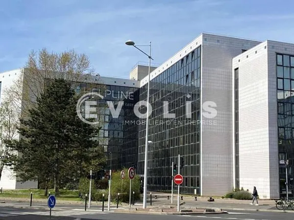 Bureaux 745 m²