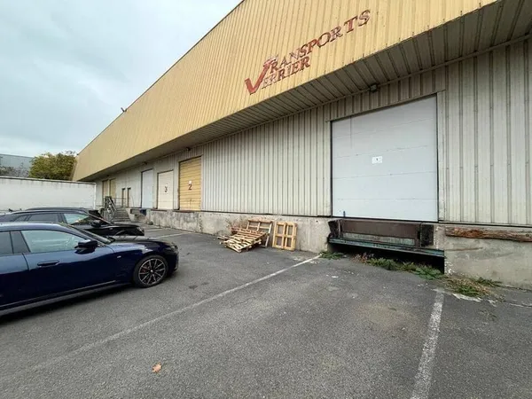 Local d'activité 1600 m²