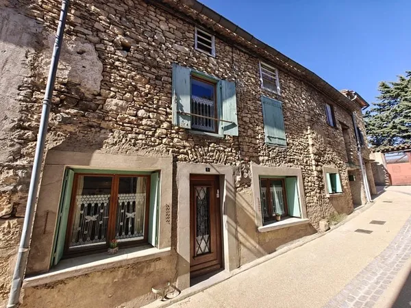 ROQUETAILLADE-MAISON DE VILLAGE EN PIERRE AVEC JARDIN, GARAG