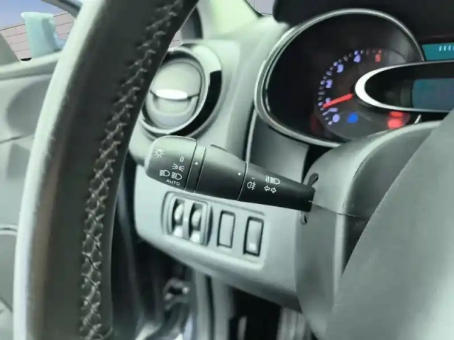 Renault Clio dci 90 e6c limited — photo 18