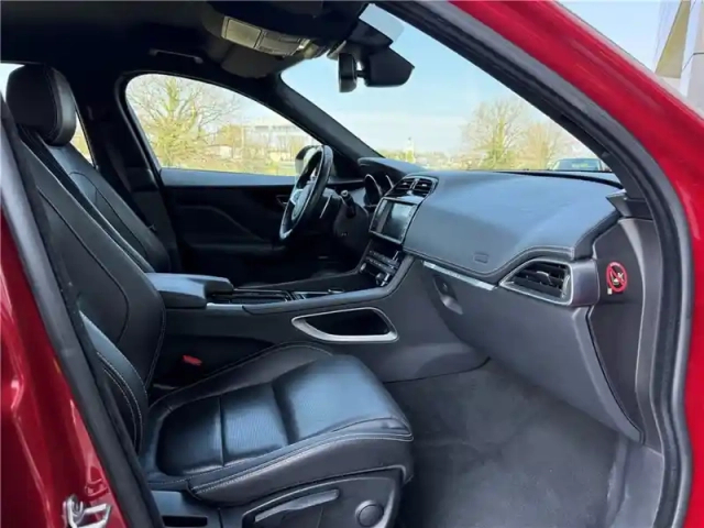 Jaguar F-Pace v6 3.0 d - 300 ch awd bva8 — photo 35