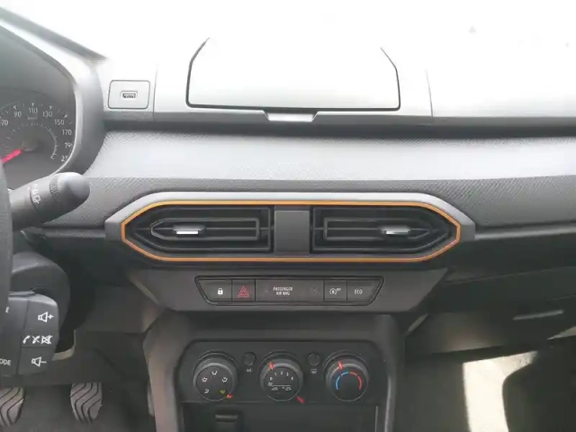 Dacia Sandero eco-g 100 - 22 — photo 13