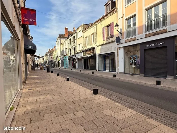 Boutique 141 m² MONTARGIS