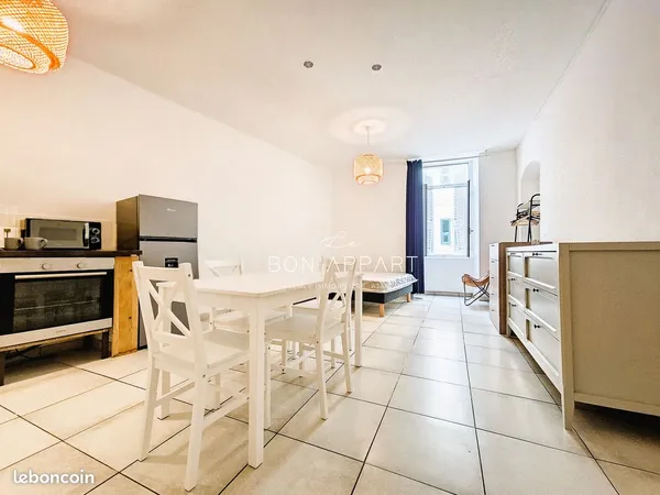 Studio 1 pièce 31 m²