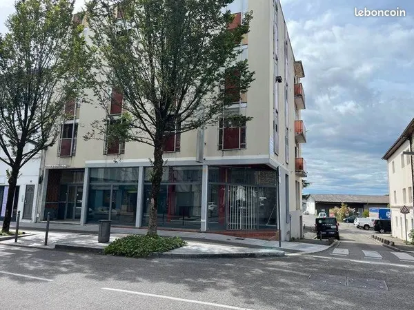 Local commercial 105 m²