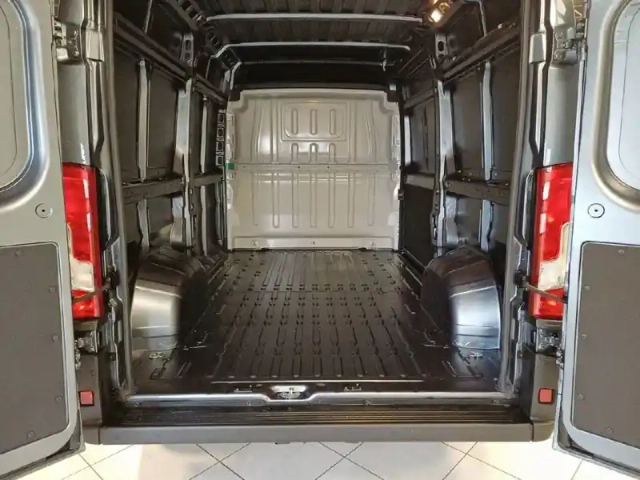 Peugeot Boxer fgn tole 3.5 t d l2h2 140 ch aut. — photo 6