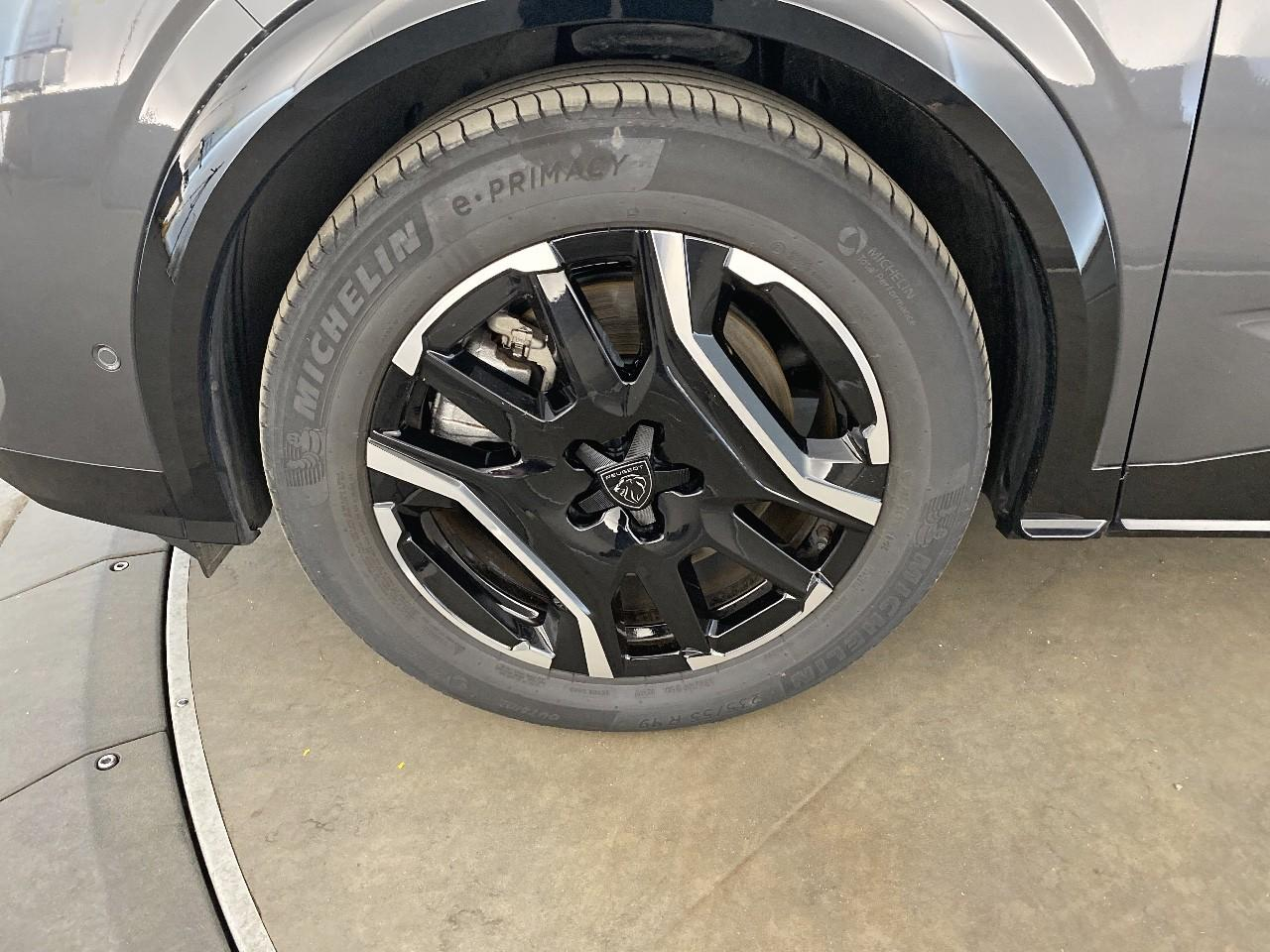 Peugeot 3008 electrique 210 ch 73 kwh gt — photo 11