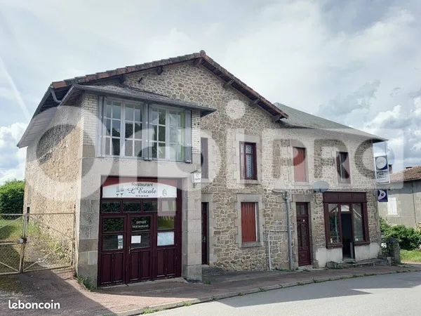 Bâtiment 302 m²