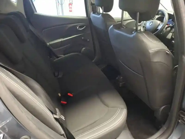 Renault Clio dci 90 e6c — photo 16