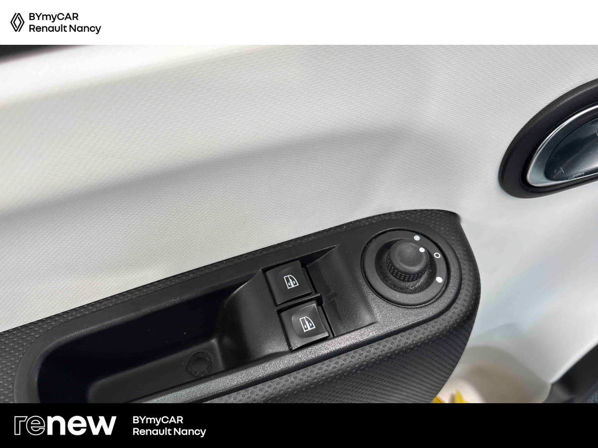 Renault Twingo III SCe 65 — photo 19