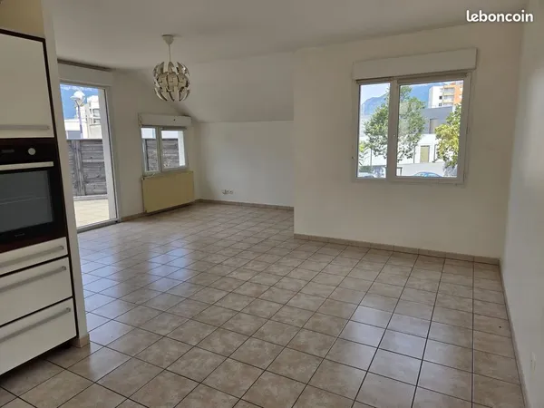 À vendre par particulier - T3 70m² avec deux terrasses + garage (Grenoble)