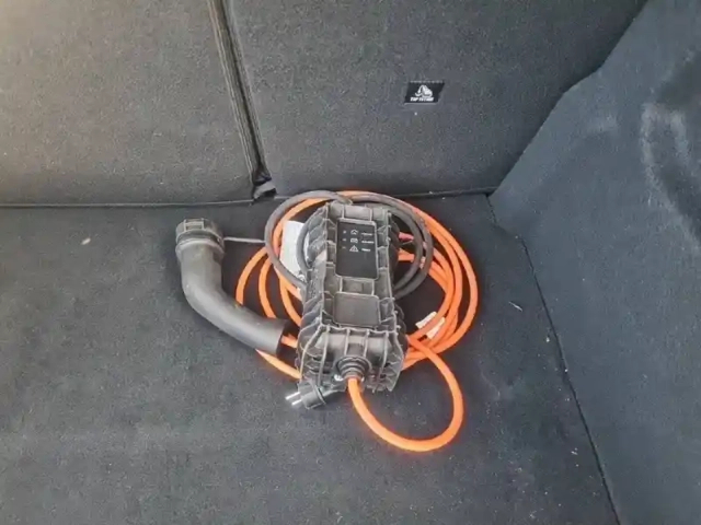 Peugeot 208 electrique 50 kwh 136ch — photo 44