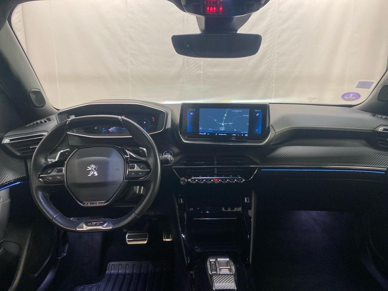 Peugeot 2008 puretech 130 s&s eat8 gt — photo 12