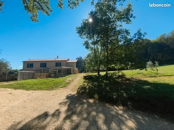 Maison 200 m² clé en main sur 87 ares de terrain - Piscine, spa, salle de jeux - Idéal gîte / rentab