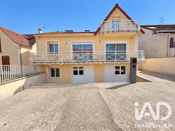 Maison 9 pièces 243 m²
