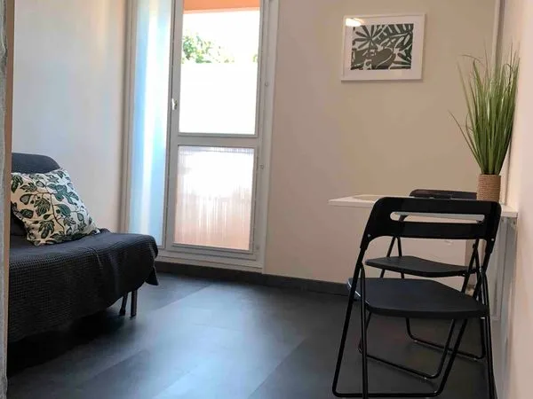 Studio neuf entièrement meublé et équipé
