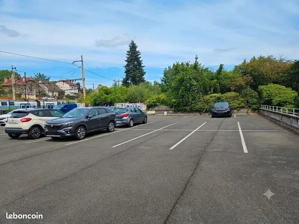 Parking extérieur - Idéal investissement ou résident