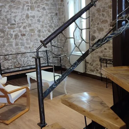 Charmante maison de village rénovée, meublée Roujan