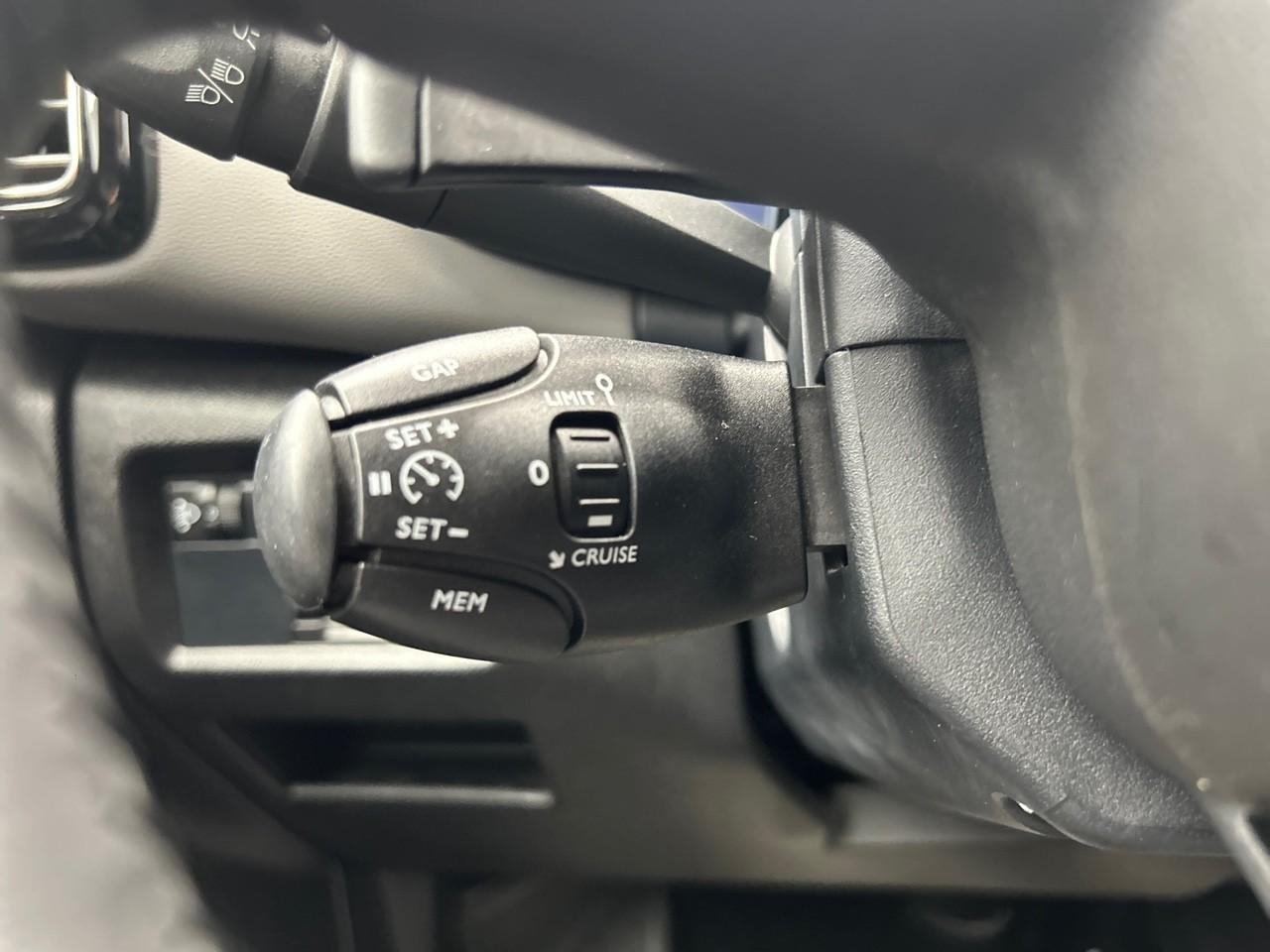 Peugeot 3008 hybrid 225 e-eat8 allure — photo 21