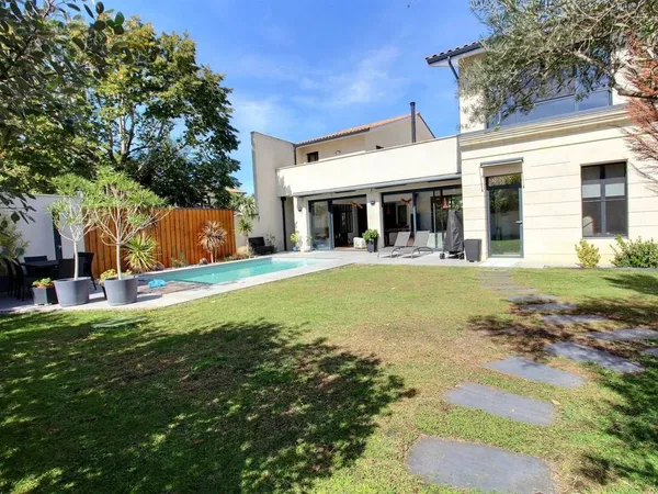 Maison de luxe 6 pièces 285 m²