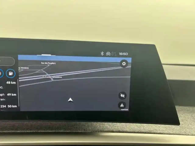 Peugeot 5008 hybrid 136 e-dcs6 — photo 21