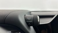 Lexus Ux 250h F SPORT Design 2WD — photo 32