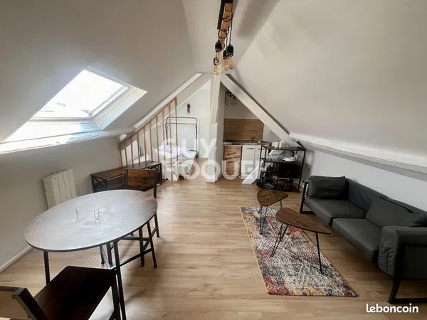 Studio meublé à louer - Centre-ville de Calais - 20 m² habitables (28 m² au sol)