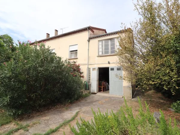 Grande maison 7P 191 m2, Atelier , 2 Garages , Combles aménageables sur Terrain de 594 m2