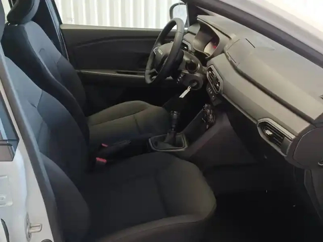 Dacia Sandero sce 65 — photo 35