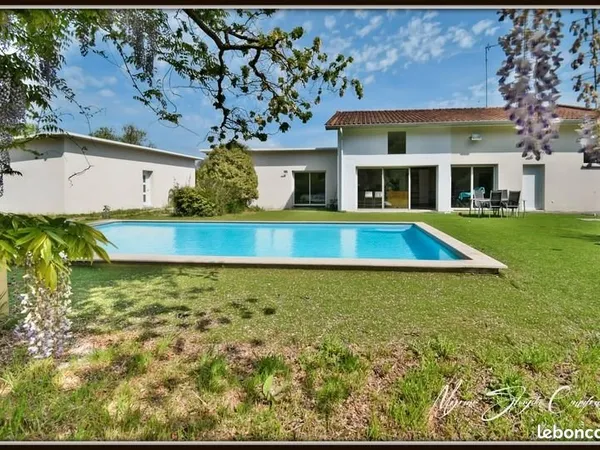 Propriété 7 pièces 187 m²