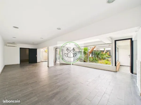 Local commercial 435 m² Saint-Raphaël
