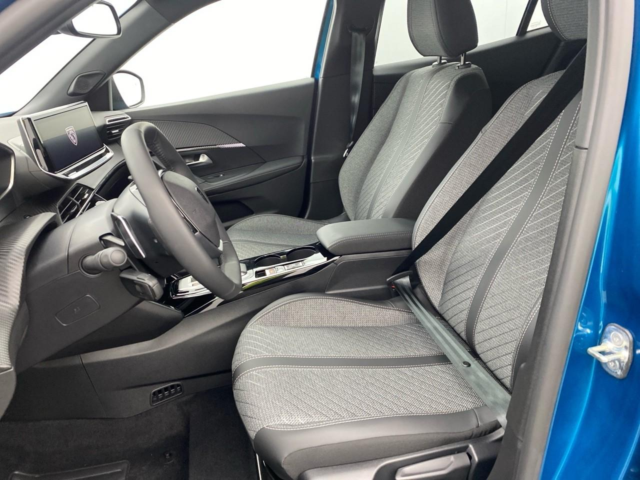 Peugeot 2008 hybrid 145 ch e-dcs6 allure — photo 9