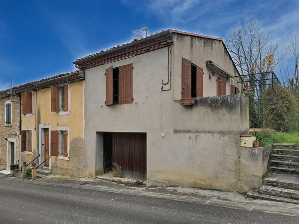 EXCLUSIVITÉ - Maison de caractère à rénover avec fort potentiel - Proche lac de la Ganguise