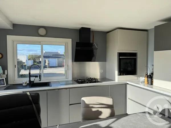 Maison 10 pièces 240 m²