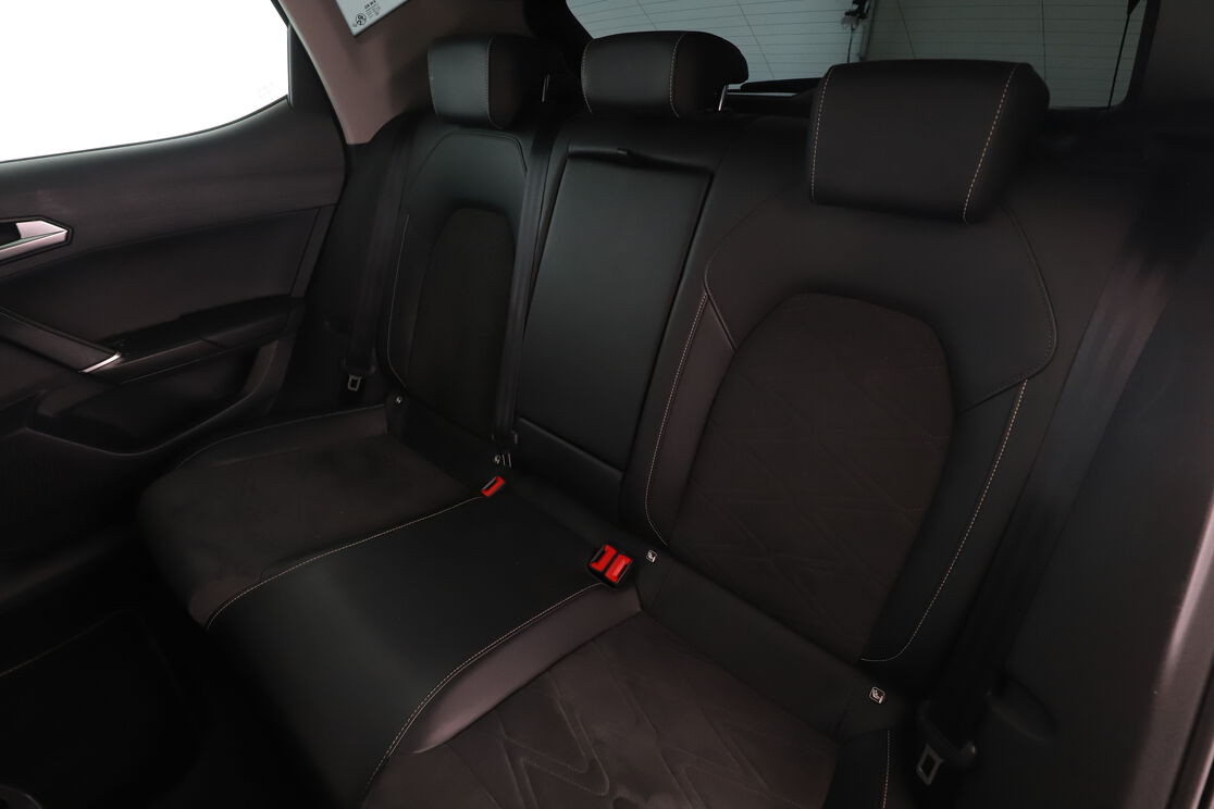 Seat Leon 1.5 eTSI Xcellence DSG7 — photo 13