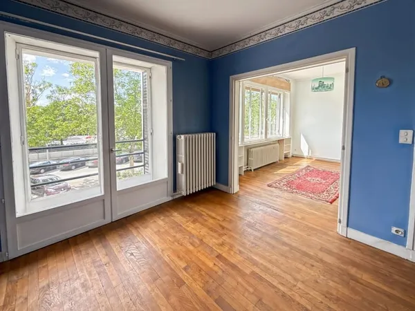 ✨ Exclusivité : Bel appartement de caractère avec grand garage - Façade neuve