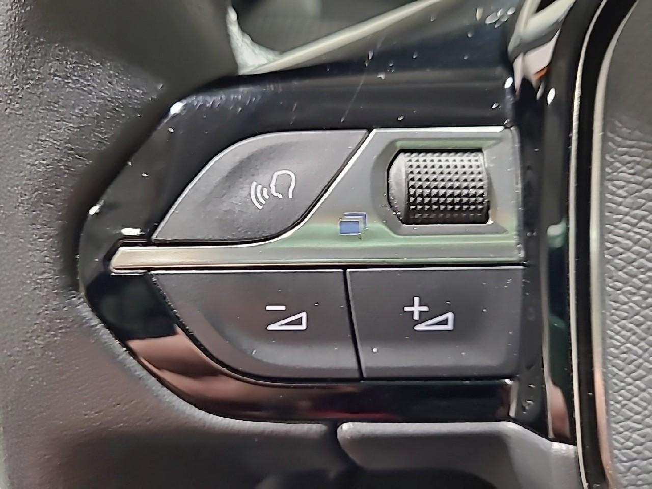 Peugeot 2008 puretech 100 s&s bvm6 active — photo 23