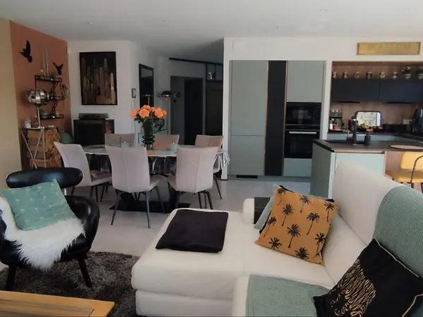 Maison recente à vendre à 500 m de la plage
