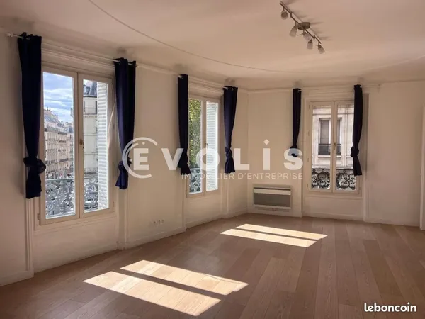Bureau 330 m²