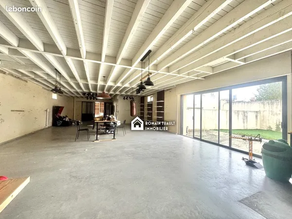 Maison 8 pièces 278 m²
