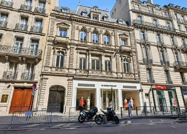 Bureaux 4 pièces 941 m²