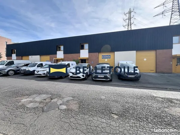 Local industriel 205 m²