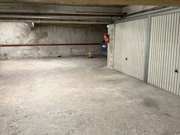 Parking 13 m²