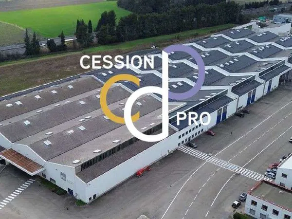 LOCAL D'ACTIVITÉ OU DE STOCKAGE DE 1 226 M² À LO